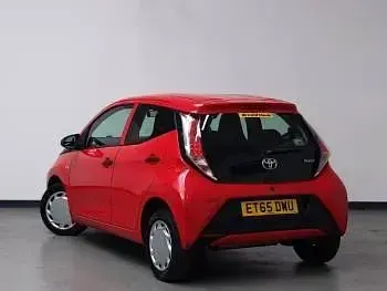 Used Toyota Aygo 68 HP (50 kW) 2016 Red Hatchback
