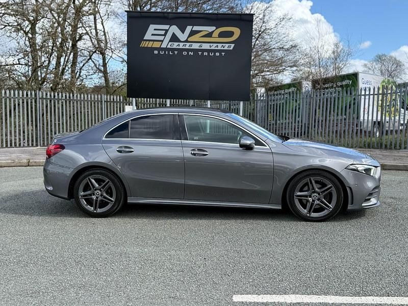 Usado Mercedes A180 AMG Line Premium 2019 Cinzento Sedan