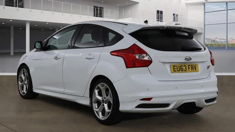 Used Ford Focus ST 2013 White Hatchback