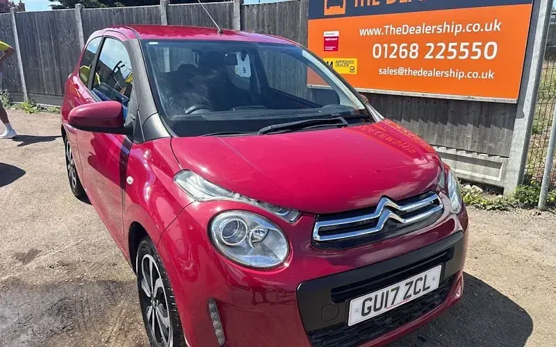 Used Citroën C1 Feel 68 HP (50 kW) 2017 Red Hatchback