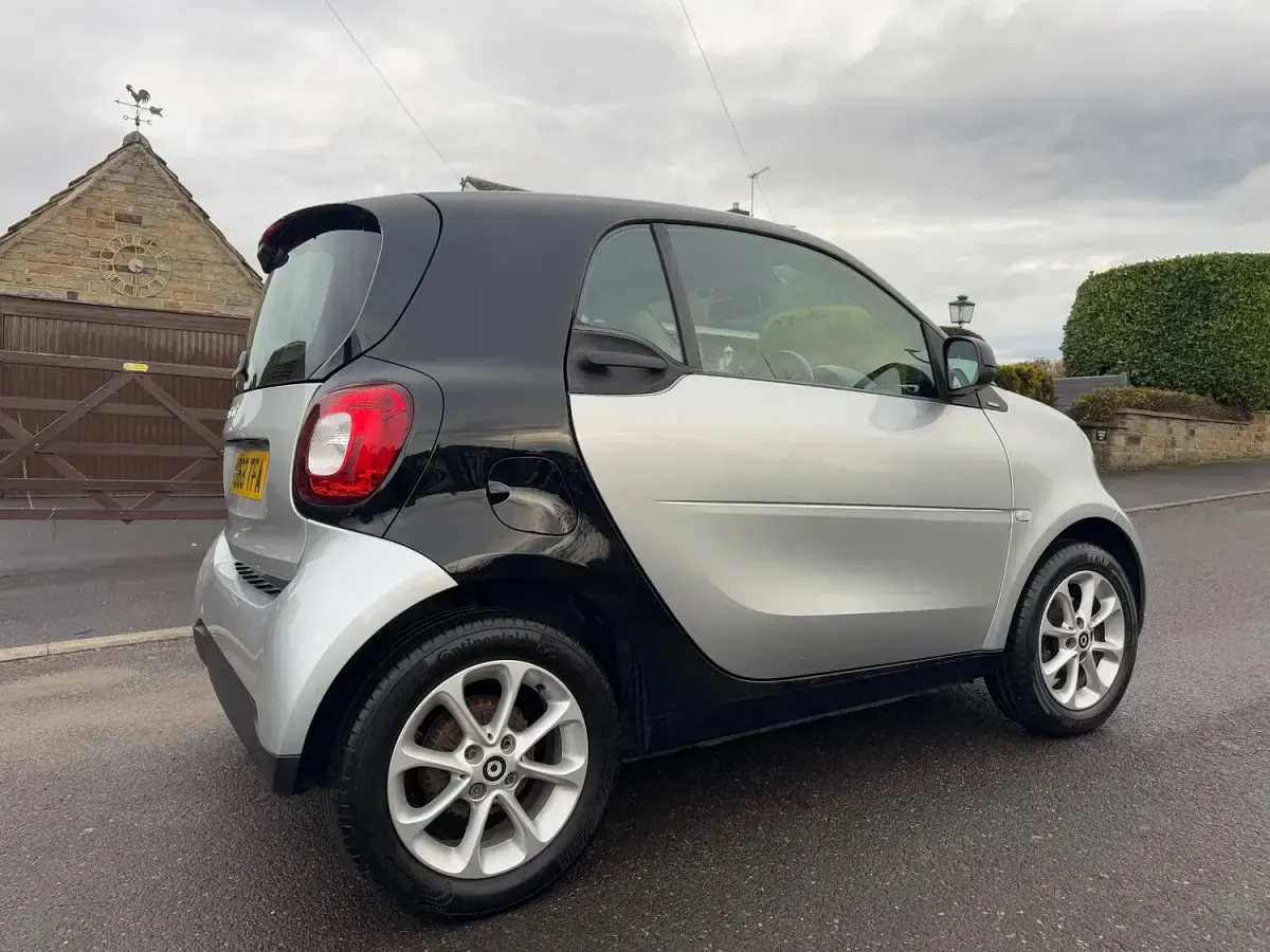 Usado Smart ForTwo Coupé Passion 71 CV (52 kW) 2018 Negro Coupe