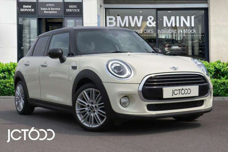 White Used 2018 Mini Cooper Hatch Hatchback | £11,250 (Fair price) - Image 1/4
