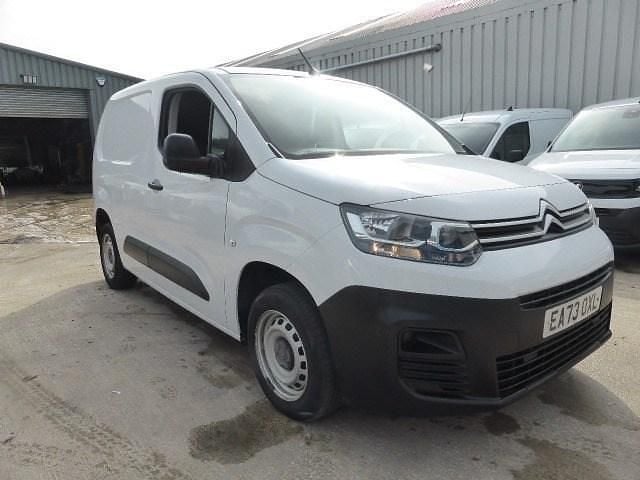 Used Citroën Berlingo 100 HP (73 kW) 2023 White MPV
