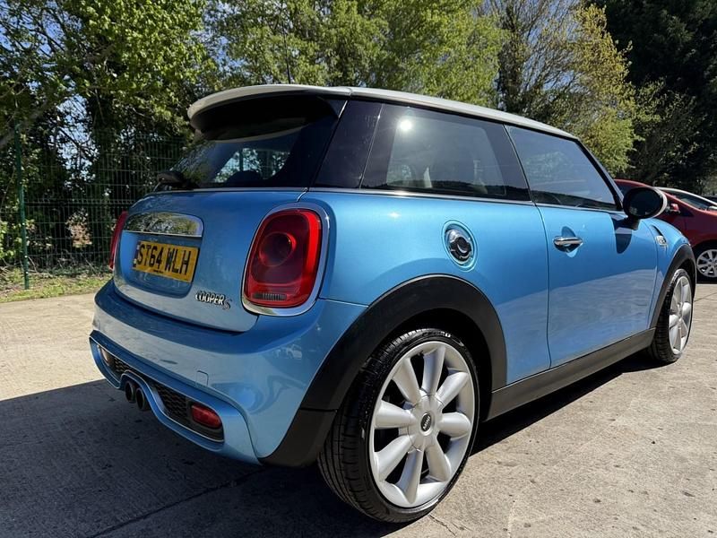 Begagnad Mini Cooper S Hatch 2015 Blå Halvkombi