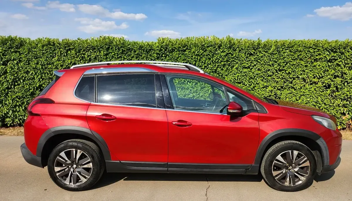 Used Peugeot 2008 Allure 82 HP (60 kW) 2016 Red SUV