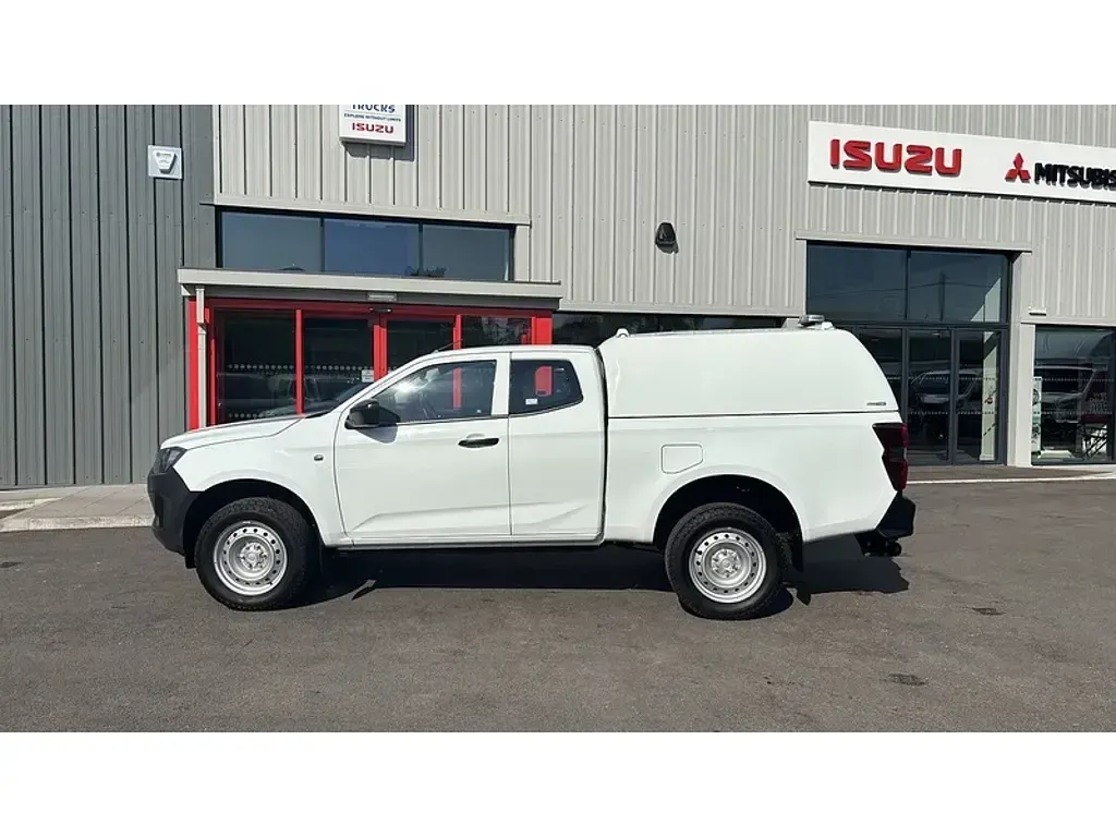 Used Isuzu D-Max 2025 White Pickup