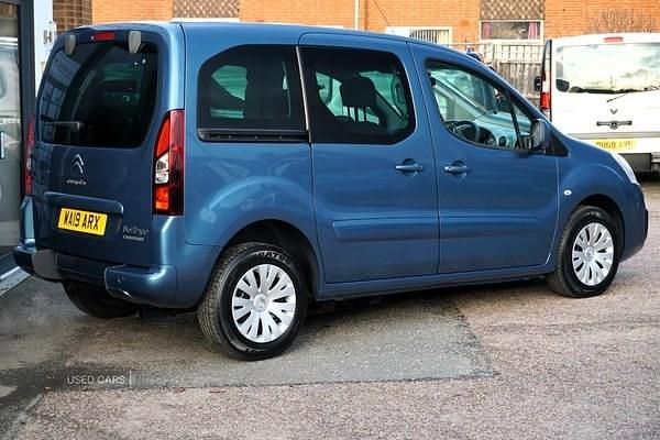 Używany Citroën Berlingo Feel 100 KM (73 kW) 2016 Niebieski Minivan