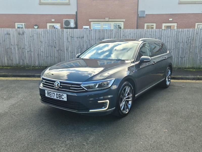 Used VW Passat GTE 218 HP (160 kW) 2017 Grey Estate