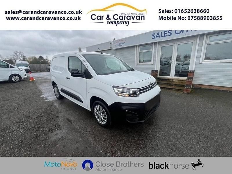 Used Citroën Berlingo 100 HP (73 kW) 2022 White MPV