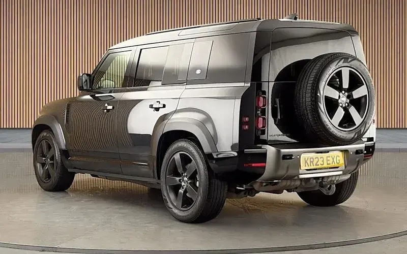 Used Land Rover Defender HSE Dynamic 249 HP (183 kW) 2025 SUV