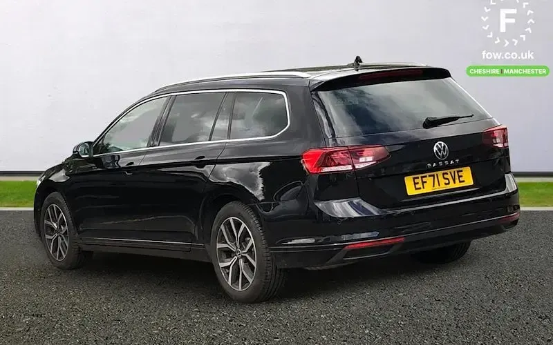 Used VW Passat SEL 150 HP (110 kW) 2022 Black Estate