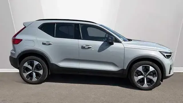 Used Volvo XC40 Plus 161 HP (118 kW) 2024 Grey SUV