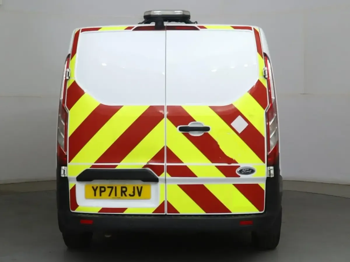 Used Ford Transit Custom 105 HP (77 kW) 2021 White Van