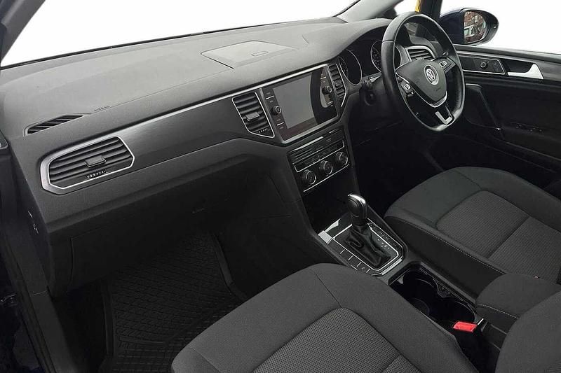 Used VW Golf VII Match 150 HP (110 kW) 2019 Atlantic blue Hatchback