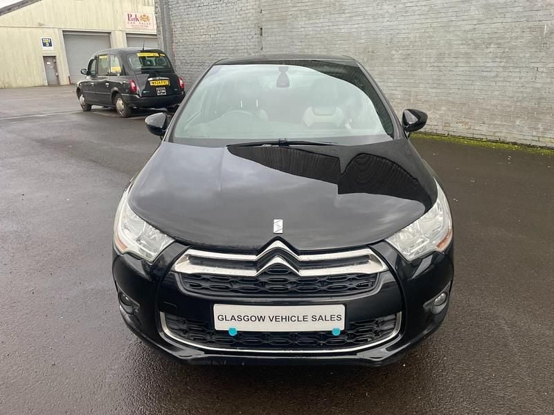 Begagnad Citroën DS4 135 HK (99 kW) 2015 Svart Halvkombi