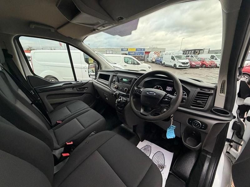 Used Ford Transit Custom 105 HP (77 kW) 2019 White Van