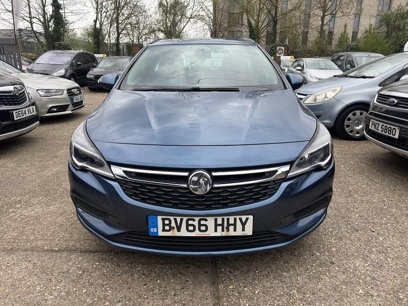 Second-hand Vauxhall Astra Design Edition 2016 Albastru Break