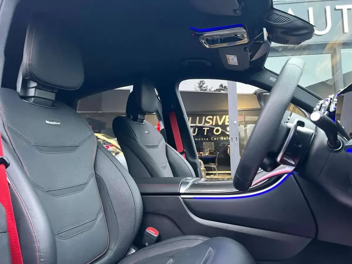 Usado Mercedes GLC43 AMG Premium 421 HP (309 kW) 2024 Preto Coupé