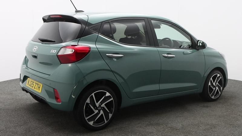 Used Hyundai i10 Premium 63 HP (46 kW) 2025 Green Hatchback