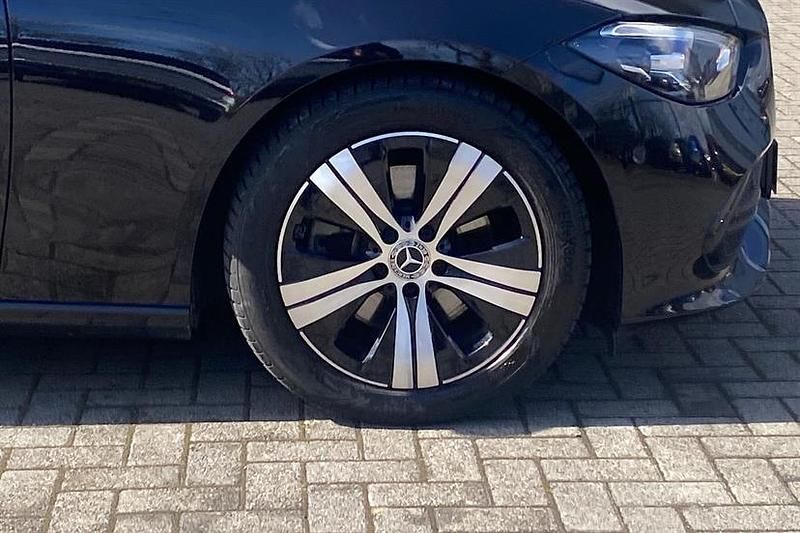 Usado Mercedes C220 200 CV (147 kW) 2022 Negro Berlina