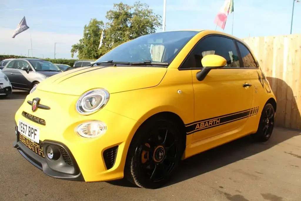 Used Abarth 595 145 HP (106 kW) 2017 Yellow Hatchback
