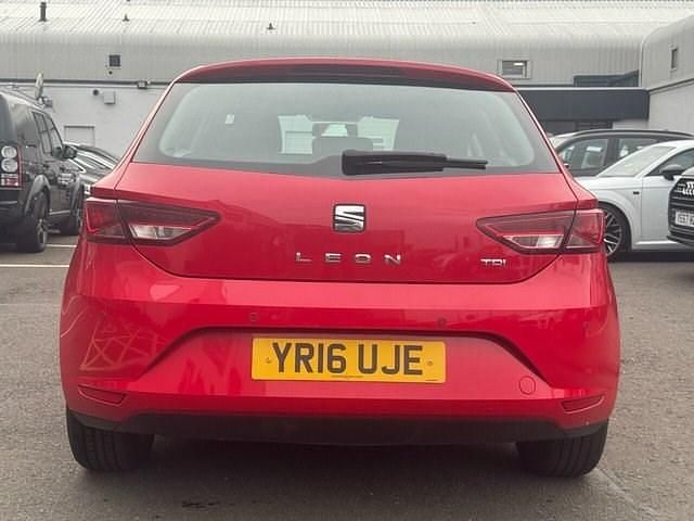 Begagnad Seat Leon SE 110 HK (80 kW) 2016 Röd Halvkombi