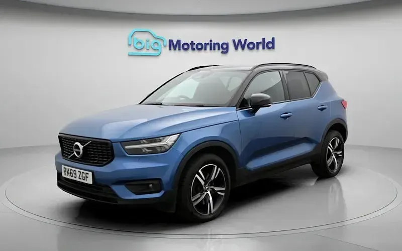 Used Volvo XC40 R-Design 190 HP (139 kW) 2019 Blue SUV