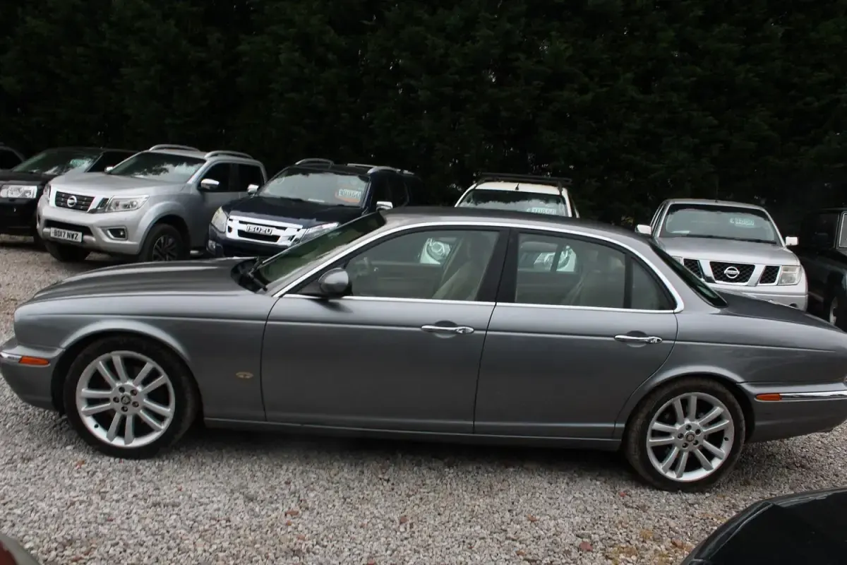 Used Jaguar XJ Sovereign 207 HP (152 kW) 2006 Grey Sedan