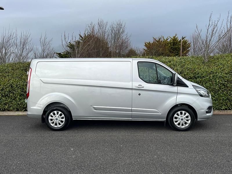 Used Ford Transit Custom Limited 130 HP (95 kW) 2022 Silver Van