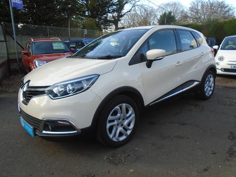 Second-hand Renault Captur Dynamique 90 CP (66 kW) 2014 Bej SUV