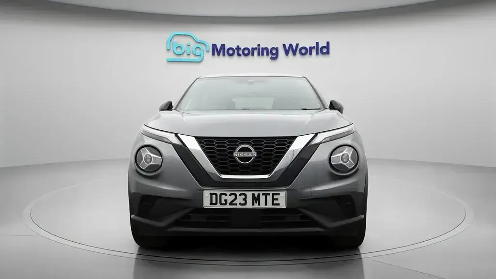 Used Nissan Juke N-Connecta 114 HP (83 kW) 2023 Grey SUV
