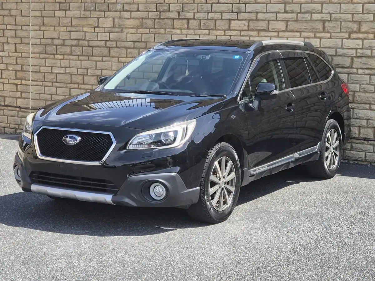 Used Subaru Outback Premium 175 HP (128 kW) 2015 Black Estate