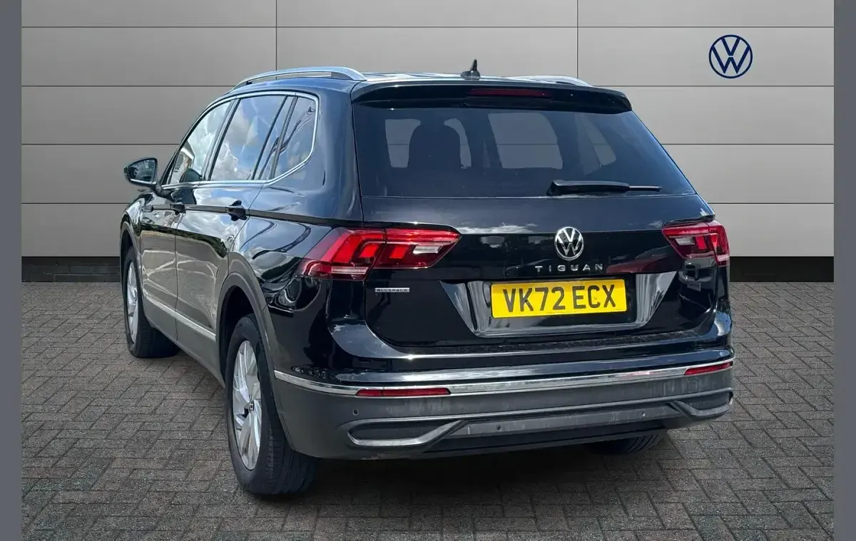 Used VW Tiguan Life 150 HP (110 kW) 2022 Black SUV