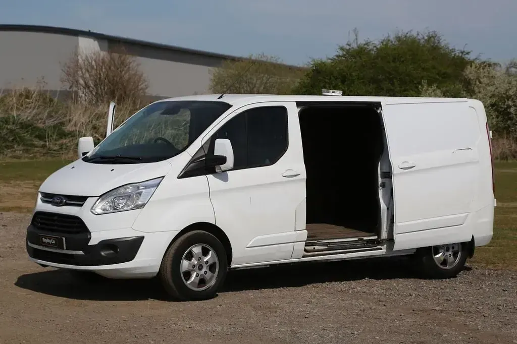 Used Ford Transit Custom Limited 130 HP (95 kW) 2016 White Van