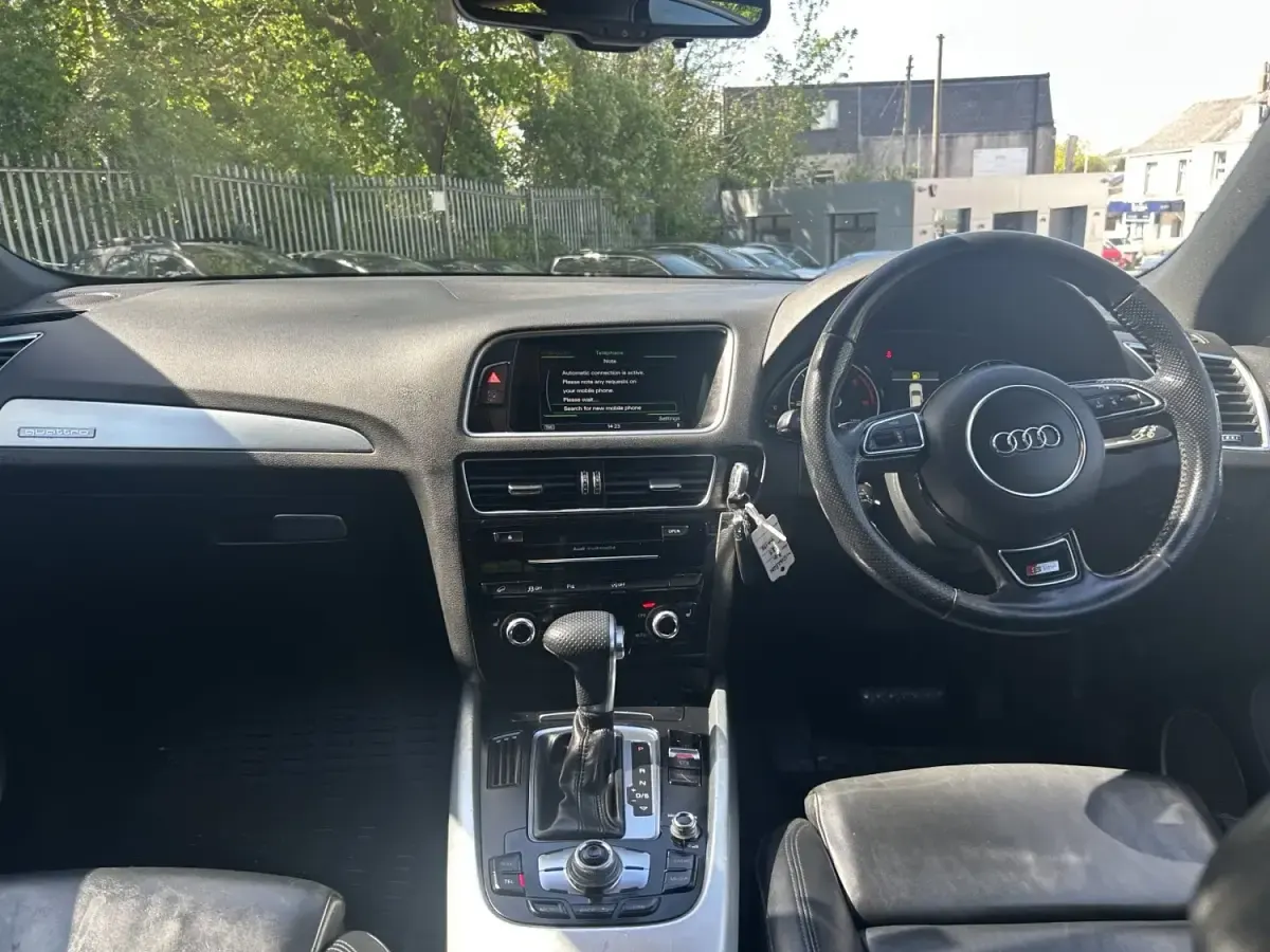 Begagnad Audi Q5 S-line plus 190 HK (139 kW) 2012 Vit SUV