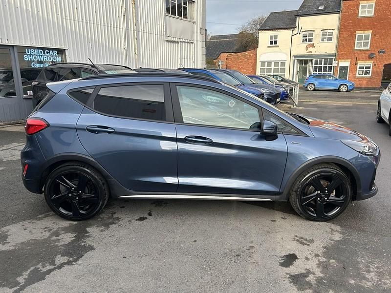 Używany Ford Fiesta Active 125 KM (91 kW) 2022 Niebieski Hatchback