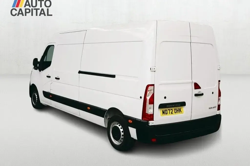 Used Renault Master Business 135 HP (99 kW) 2022 White MPV