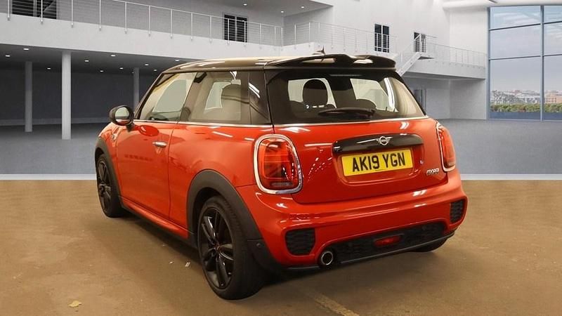 Used Mini John Cooper Works Chili 136 HP (100 kW) 2019 Chili red Hatchback