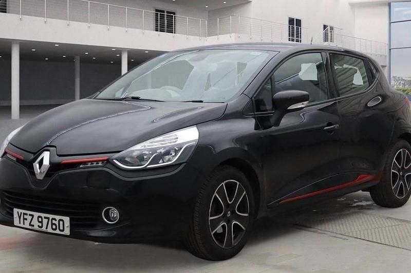 Used Renault Clio IV Dynamique 75 HP (55 kW) 2015 Black Hatchback