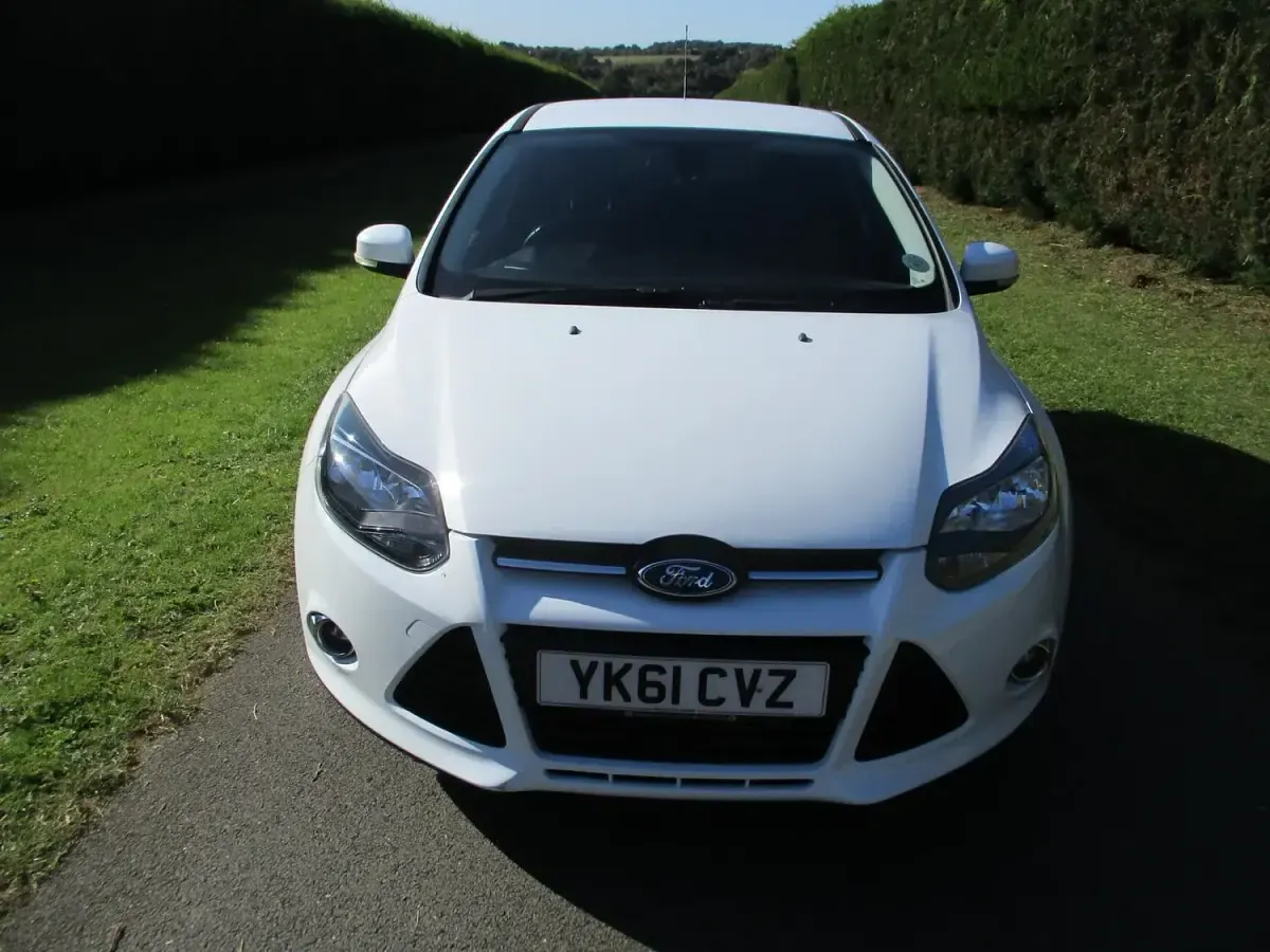 Used Ford Focus Titanium 125 HP (91 kW) 2012 White Hatchback