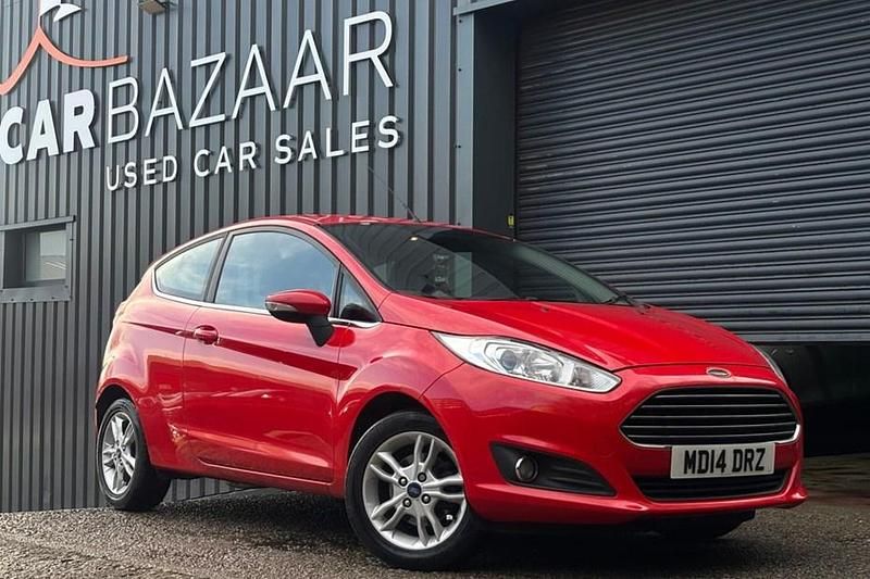 Used Ford Fiesta Zetec 82 HP (60 kW) 2014 Red Hatchback