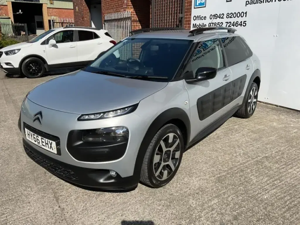 Używany Citroën C4 Cactus Flair 100 KM (73 kW) 2016 Srebrny Hatchback