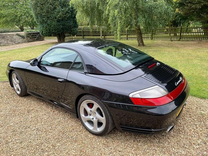 Begagnad Porsche 911 2005 Svart Cab