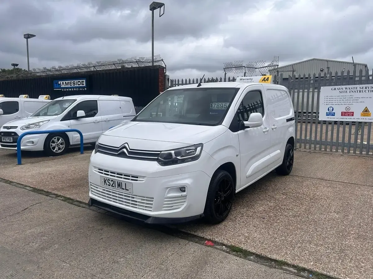 Used Citroën Berlingo 100 HP (73 kW) 2021 White MPV