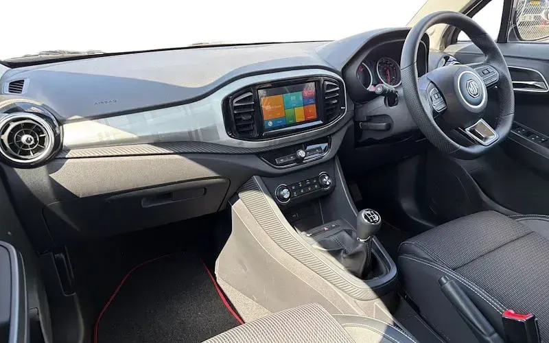 Used MG MG3 Exclusive 106 HP (77 kW) 2024 Silver Hatchback