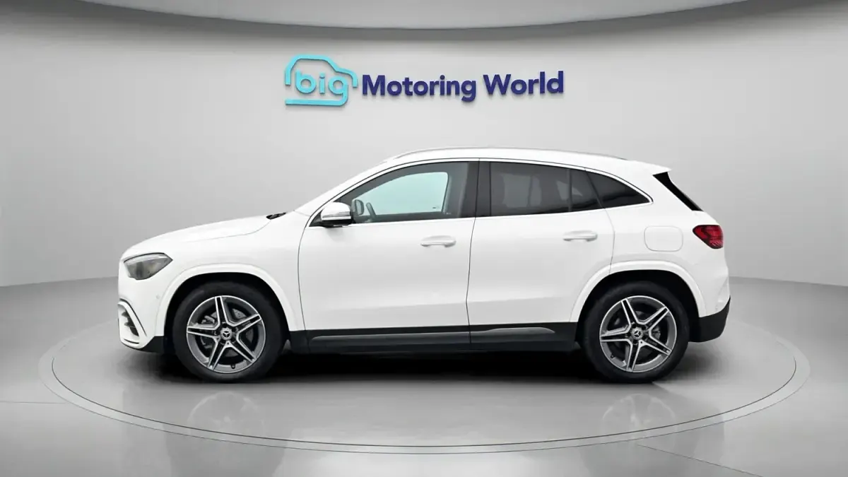 Used Mercedes GLA200 Executive 163 HP (119 kW) 2024 White SUV