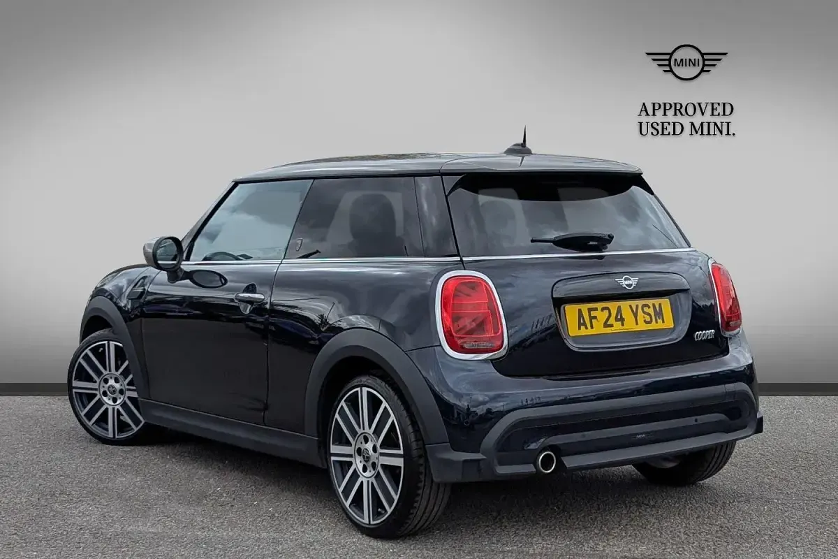 Used Mini Cooper Exclusive 134 HP (98 kW) 2024 Black Hatchback