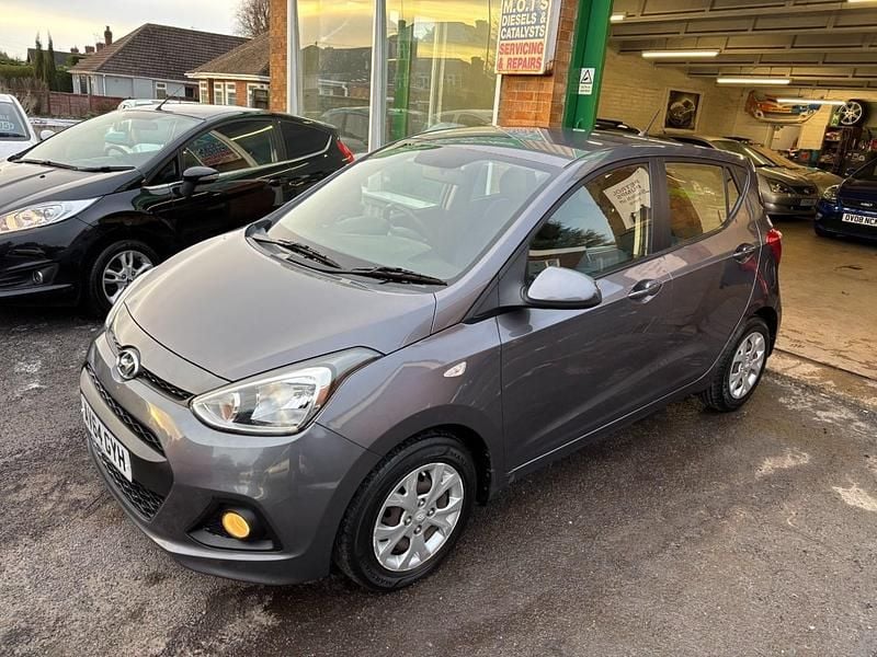 Grey Used 2014 Hyundai i10 SE Hatchback | £4,995 (Good price) - Image 1/4