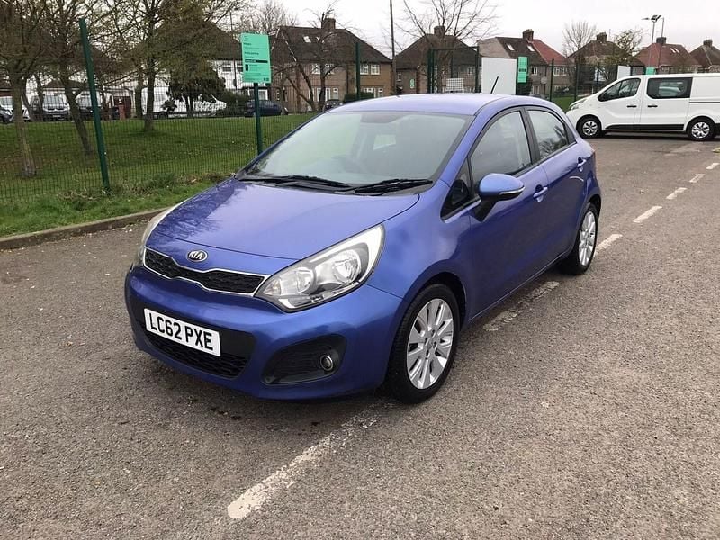 Used Kia Rio 107 HP (78 kW) 2012 Blue Hatchback