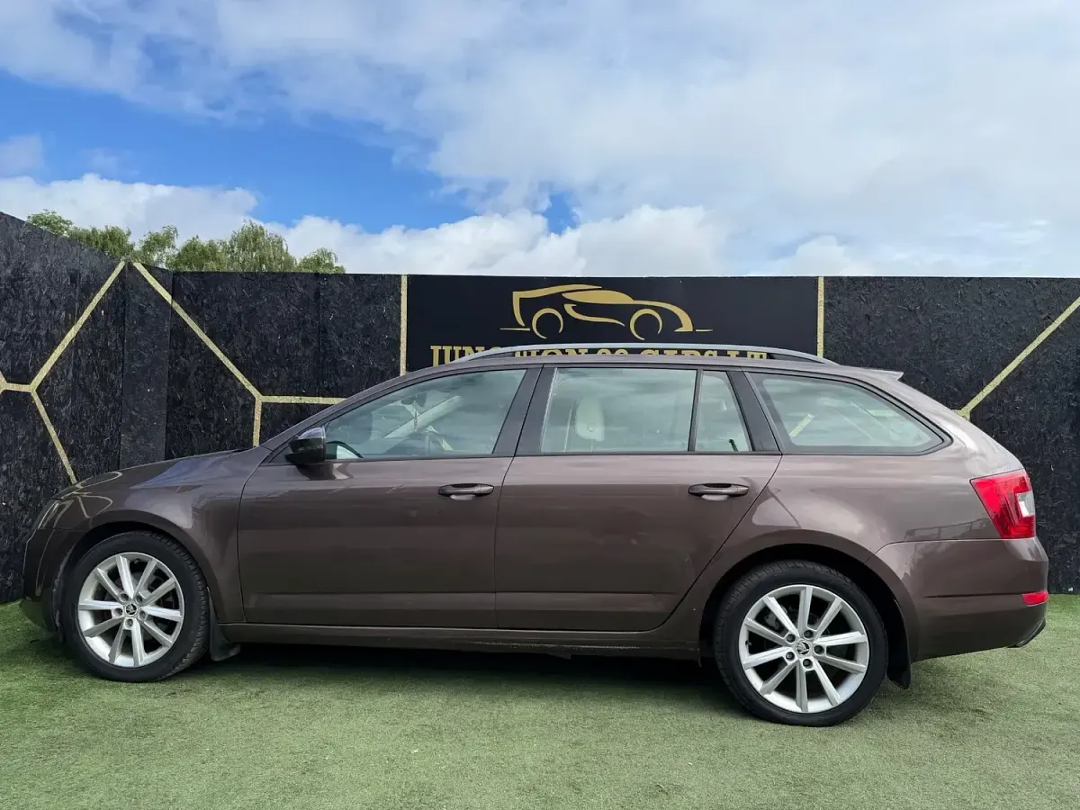 Used Skoda Octavia Elegance 2013 Brown Estate